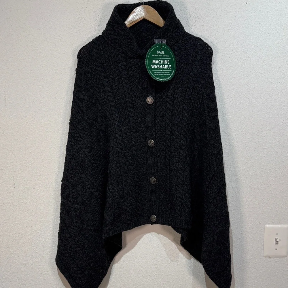 SAOL NWT Aran Poncho 100% Merino Wool with Buttons V-Neck Shawl Gray L/XL